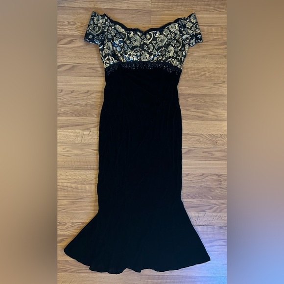 Vintage Dresses & Skirts - Corset Style Off-Shoulder Vintage Gown Black Gold Beaded Formal Black Tie Dress